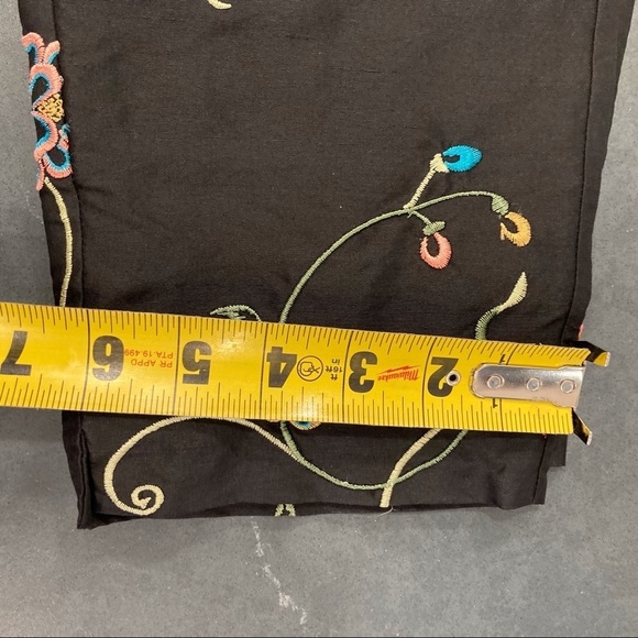 Vintage sz 4 black silk floral embroidered pixie pants - Picture 15 of 16